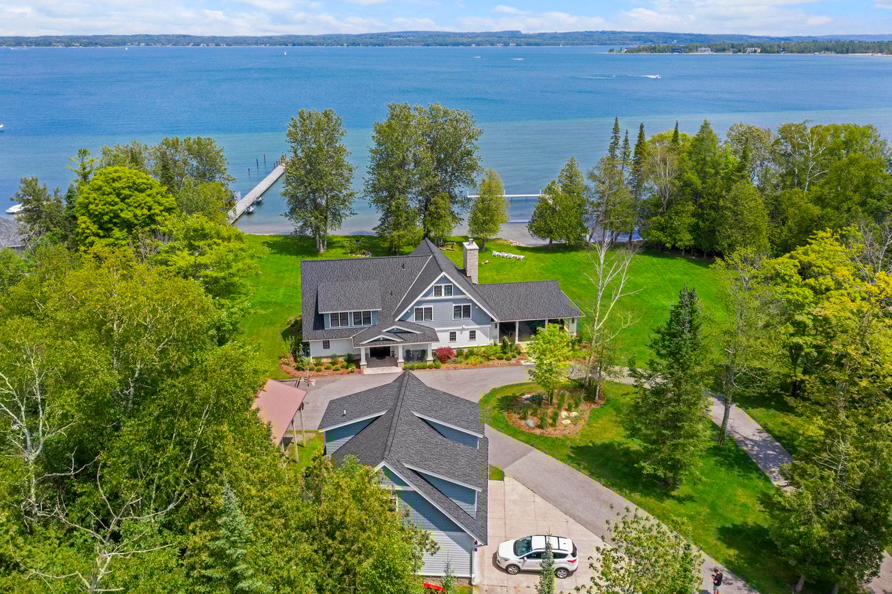 M-66 N, Lake Charlevoix
