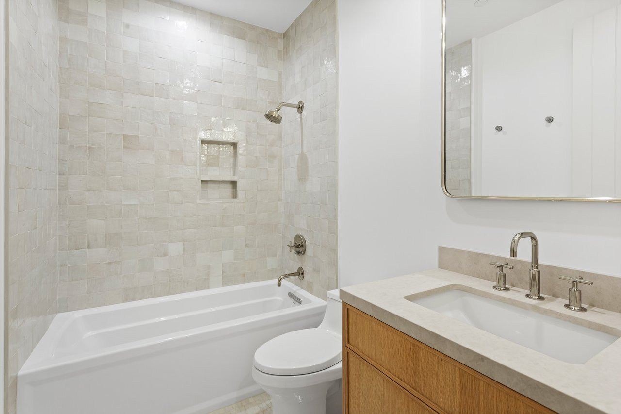 4605 E ROCKRIDGE Road