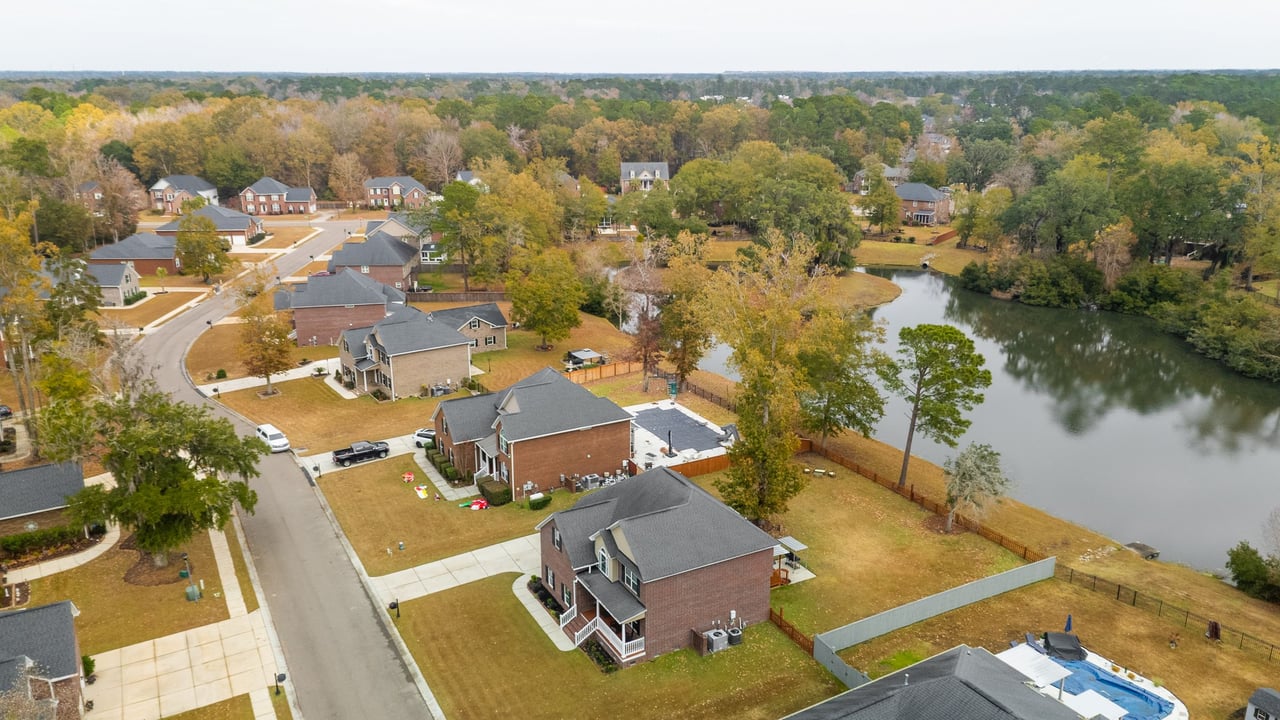 5516 Crescent View Dr