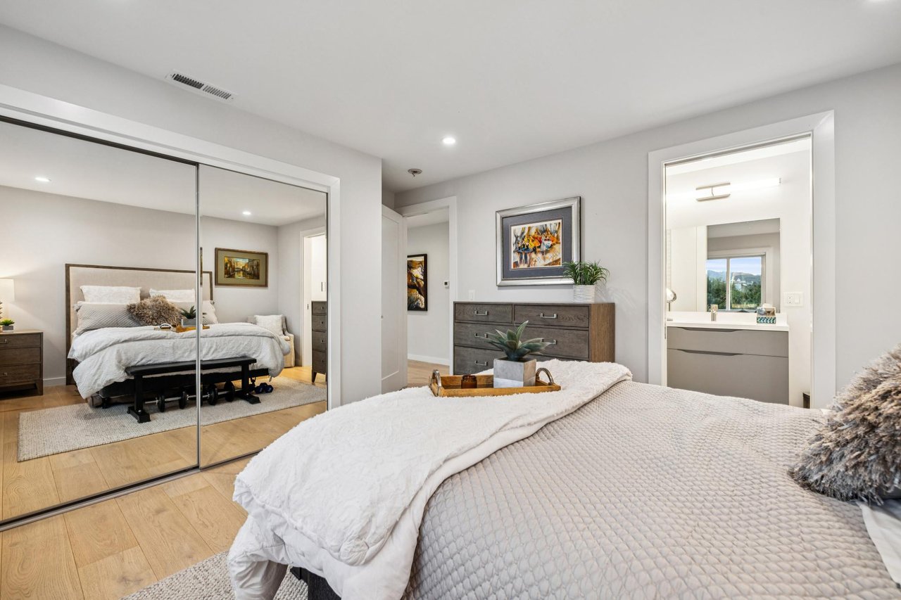 Luxurious Waterfront Home in Larkspur Marina