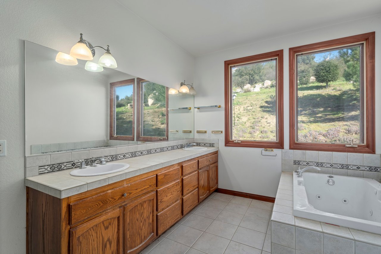40994 Calle Bandido