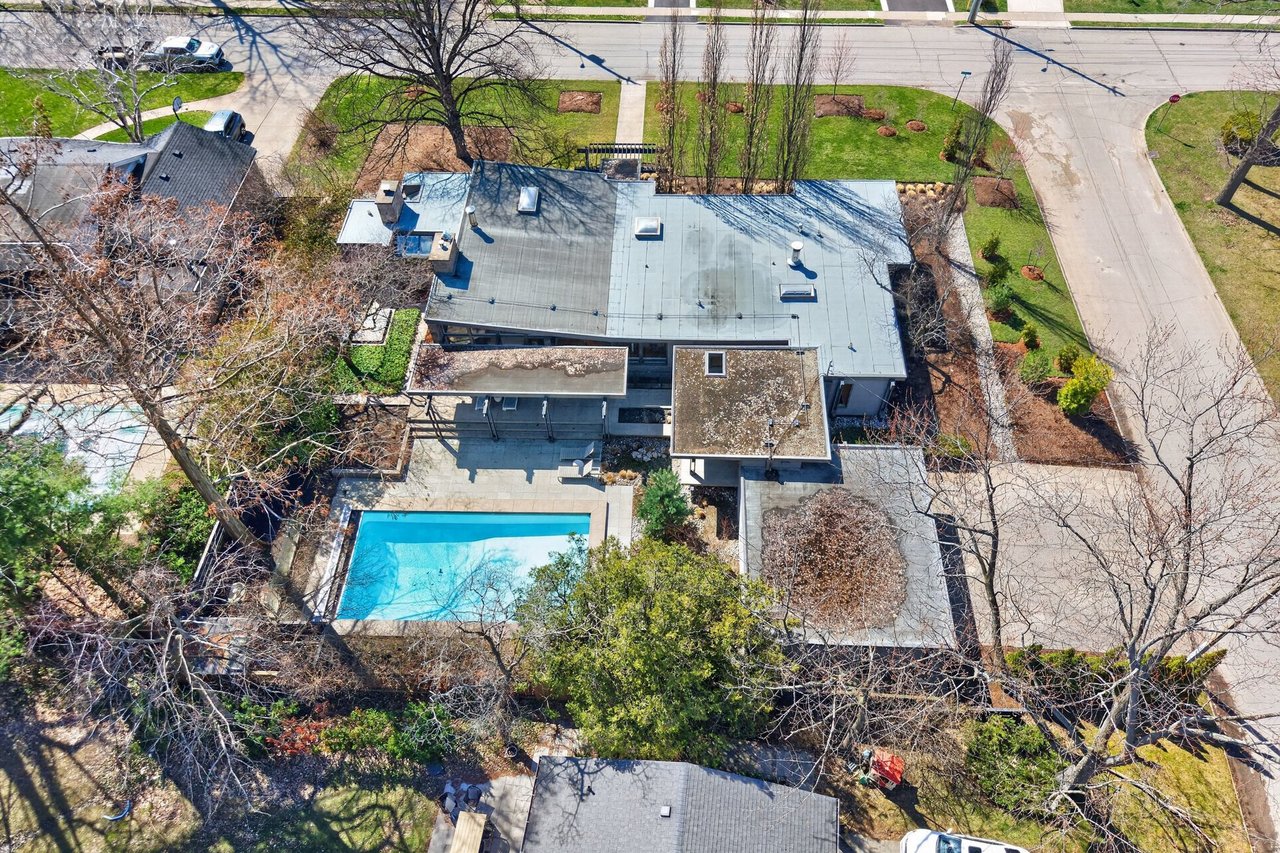 Inspiring MCM Residence