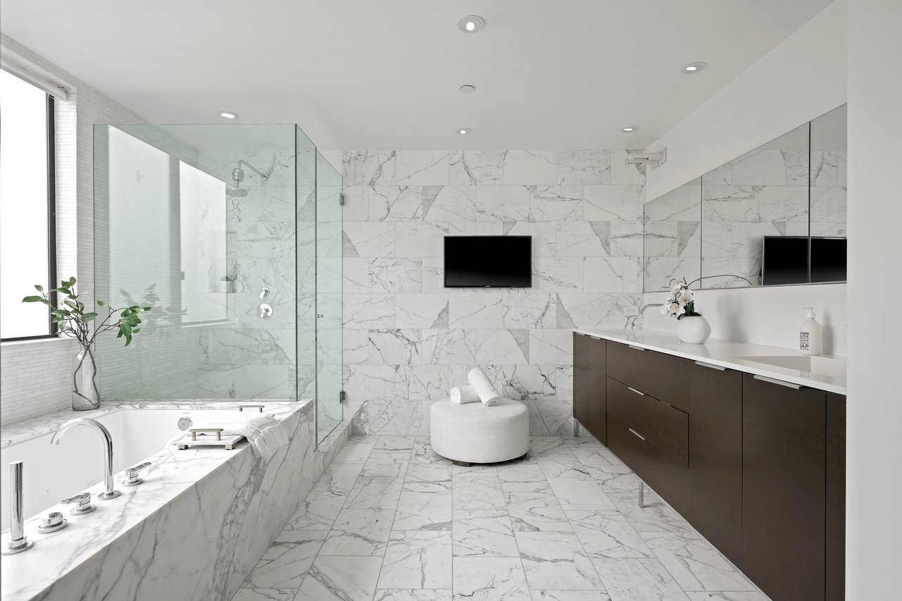 121 S Canon Dr #302, Beverly Hills