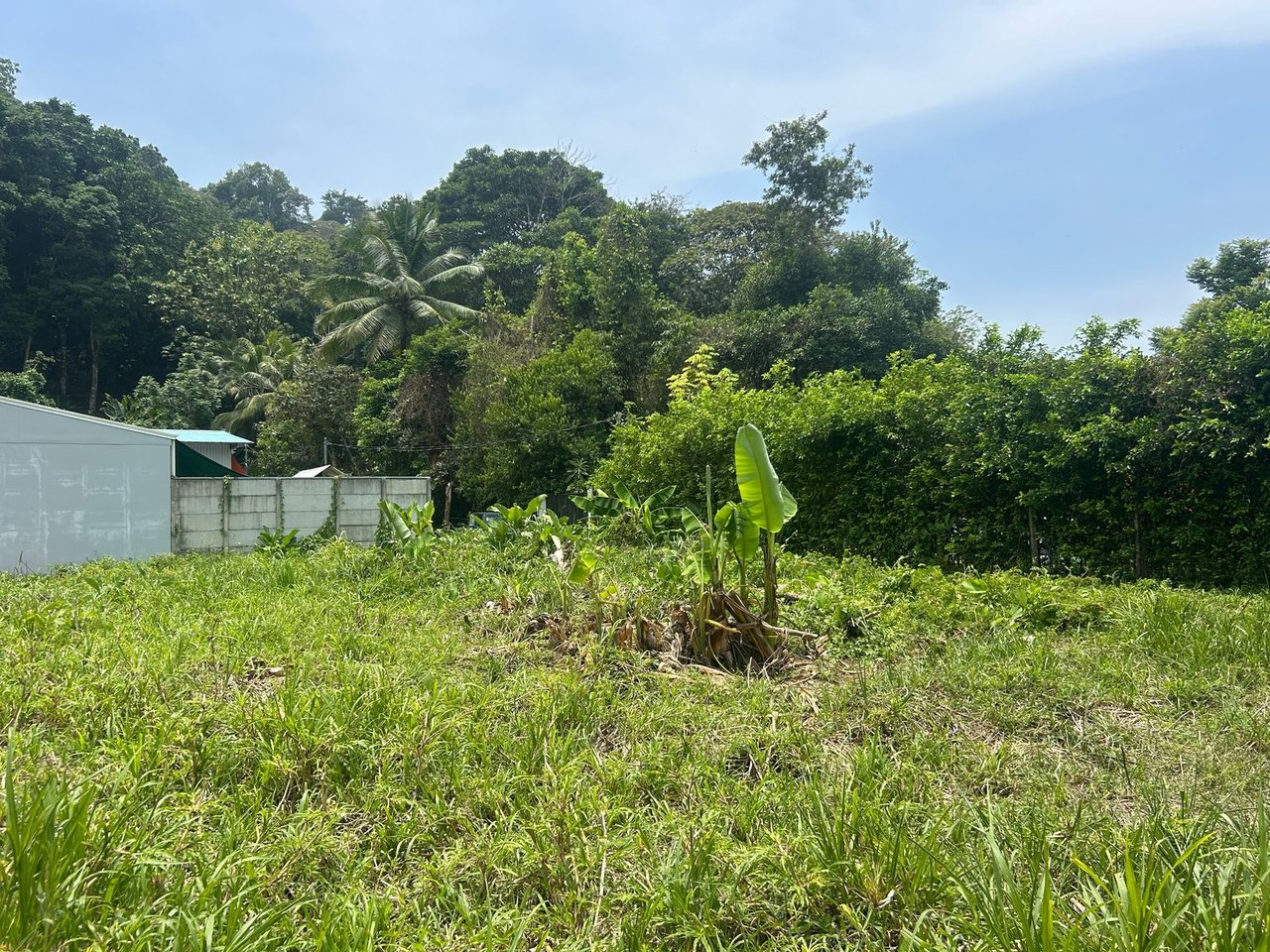 Affordable beach lot in Uvita