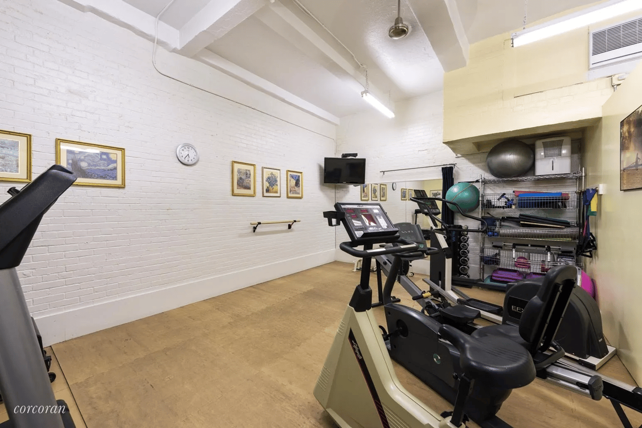 555 Park Avenue #1E