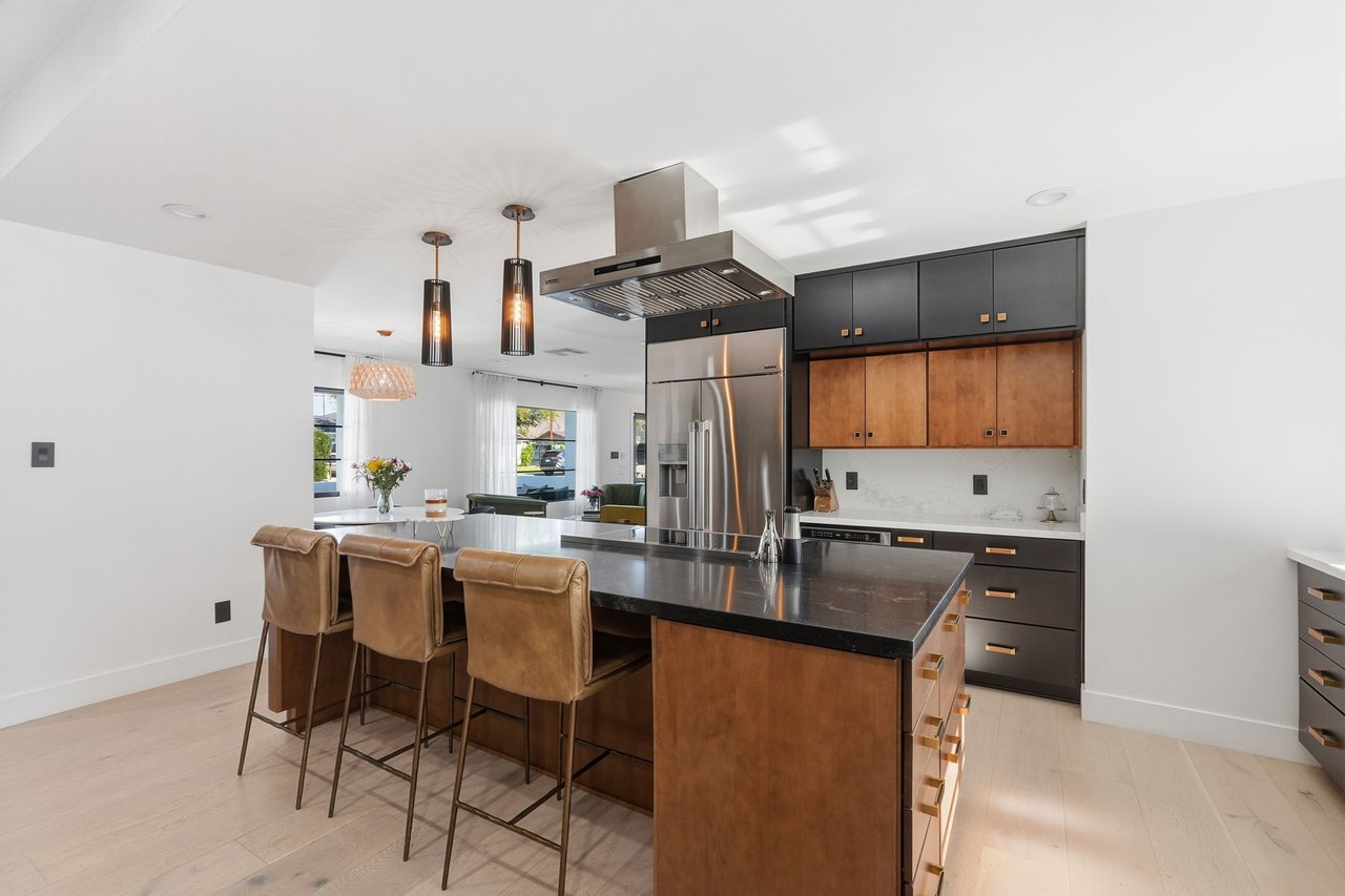 3901 E WELDON Avenue