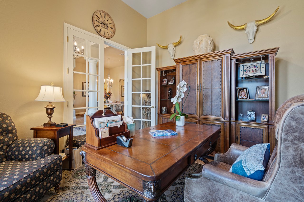 9812 E ROADRUNNER Drive