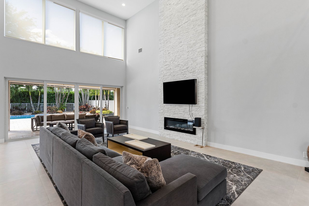 17371 Bridleway Trail