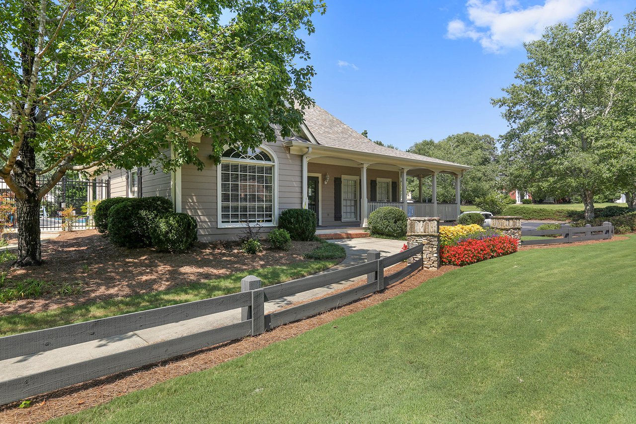 1545 Briers Chute