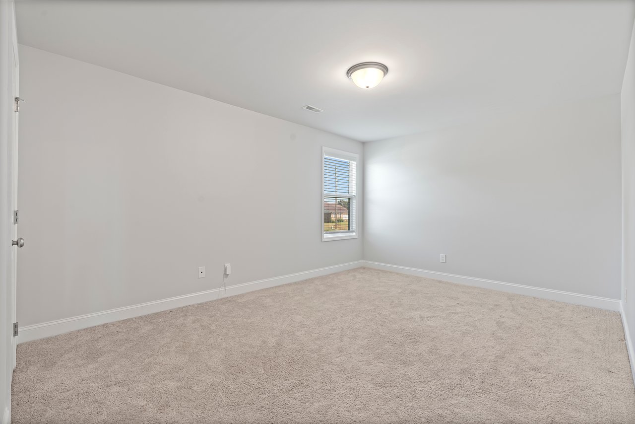 Modern Luxury Meets Spacious Comfort – 5BR/3BA Home