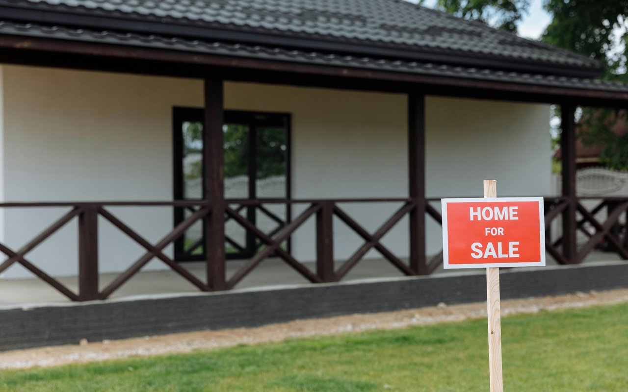 What Things Stay in the House and What Should Go With You After A Home Sale?