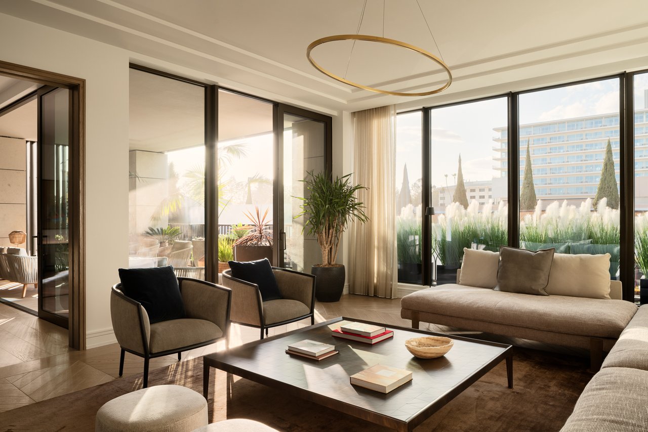 9900 S Santa Monica Blvd Unit: 2D