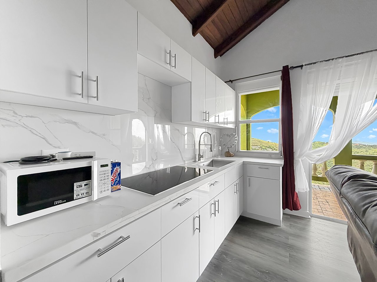 1140 Diamond Estate Modern 1 Bedroom Apartment
