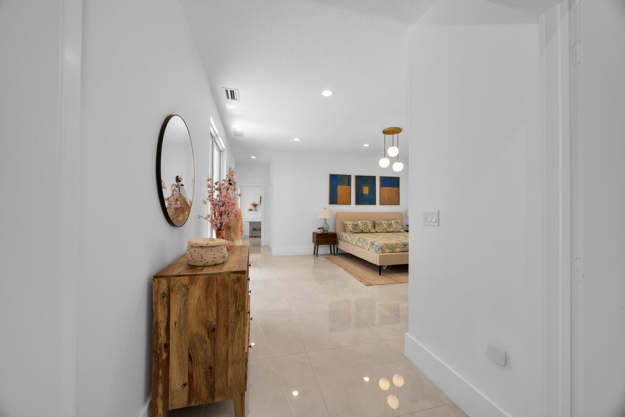 Palmetto Bay Perfection: Spacious, Serene, Stunning