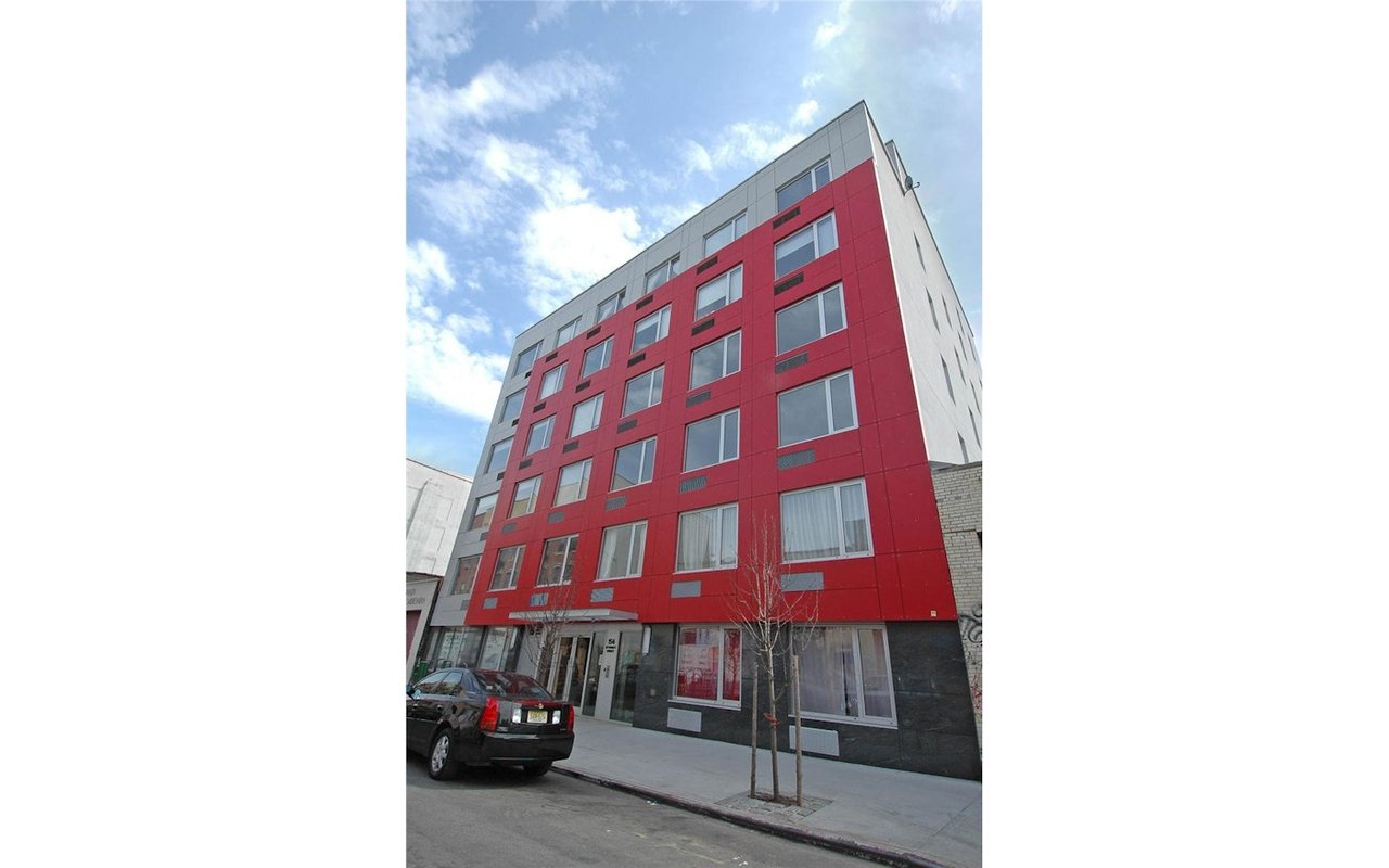 154 Attorney St, #305