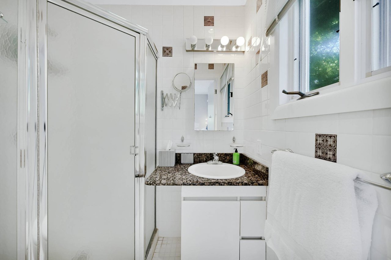 33 Bayberry Lane, Amagansett