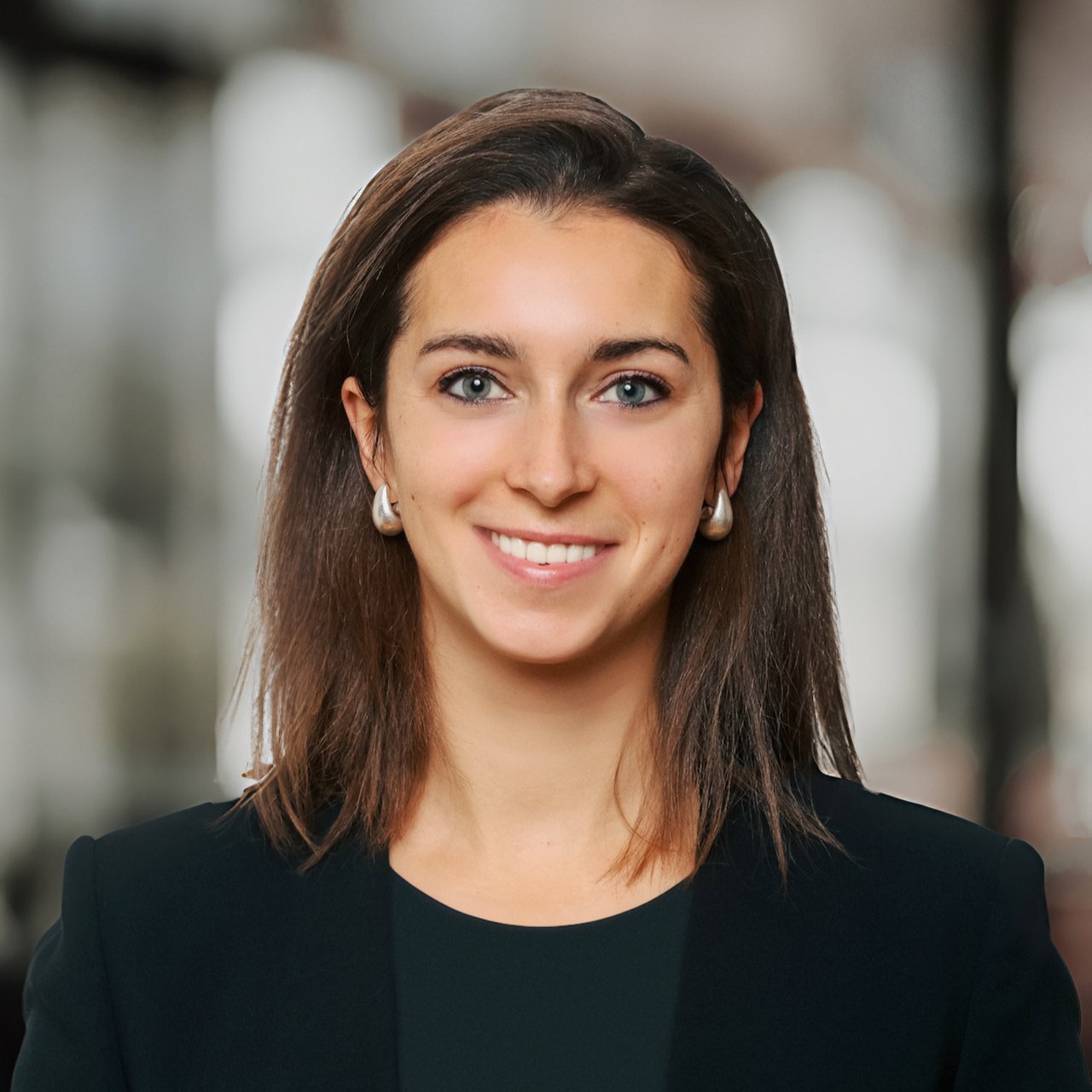 Emily Halpin New York, NY Real Estate Agent Headshot