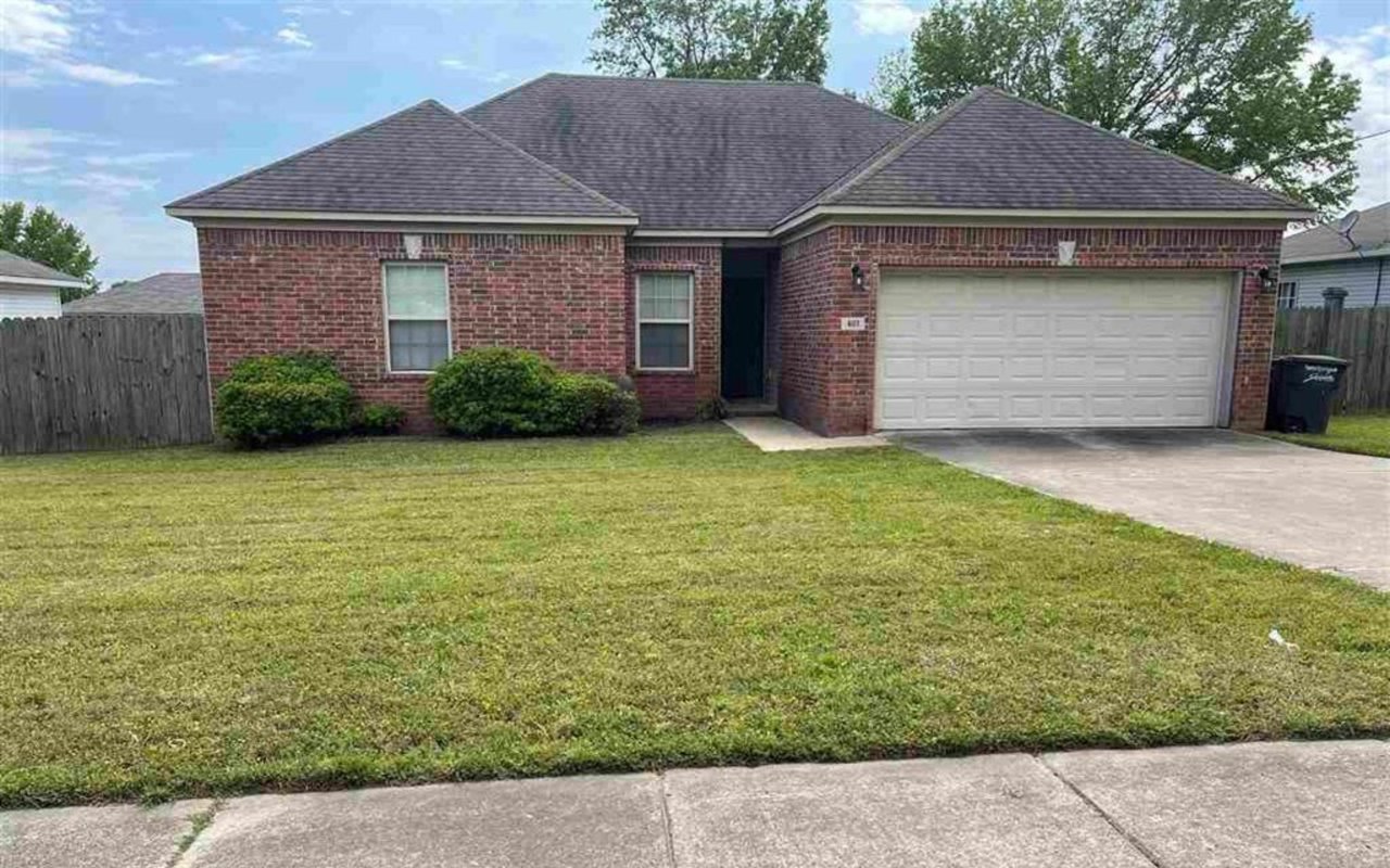 403 W Valentine Rd