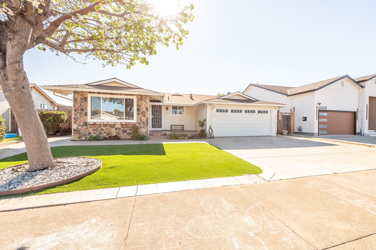 Gorgeous One Level - Delaine Eastin Elem!