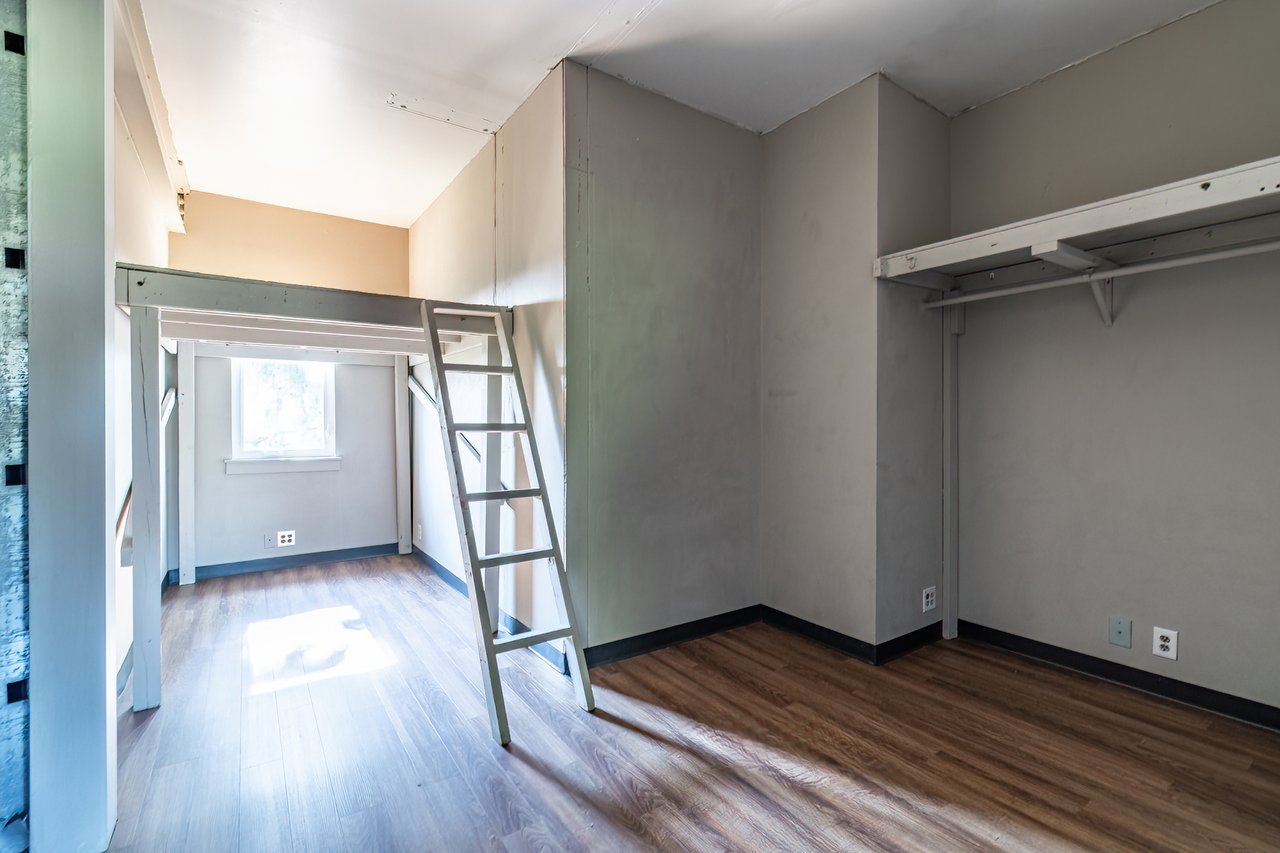 Ball State Greek House Goes to Public Auction