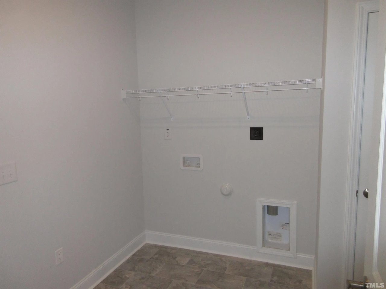 39 N Cousins Ct