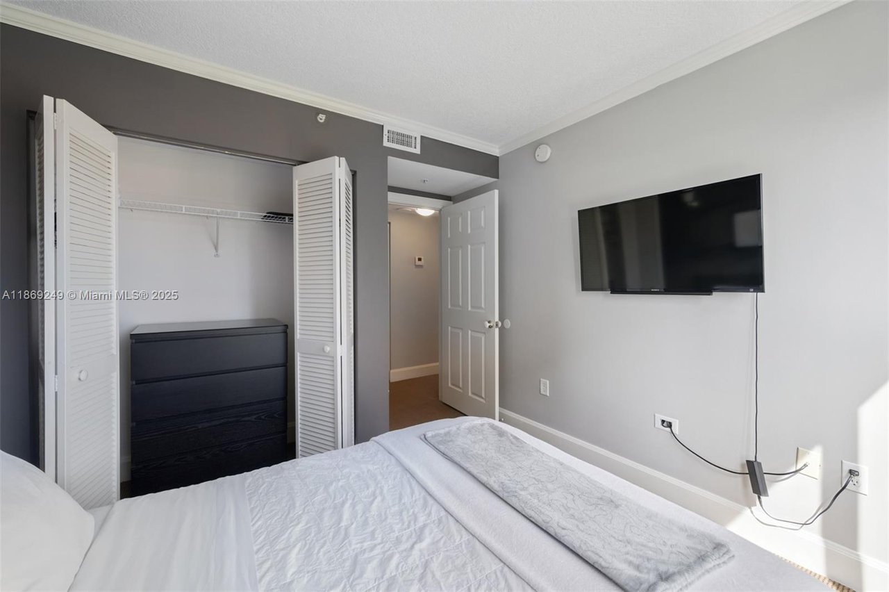 2951 S Bayshore Drive | Unit 917