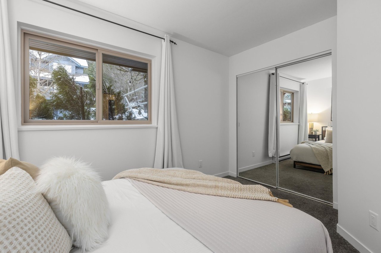 25-3102 Panorama Ridge