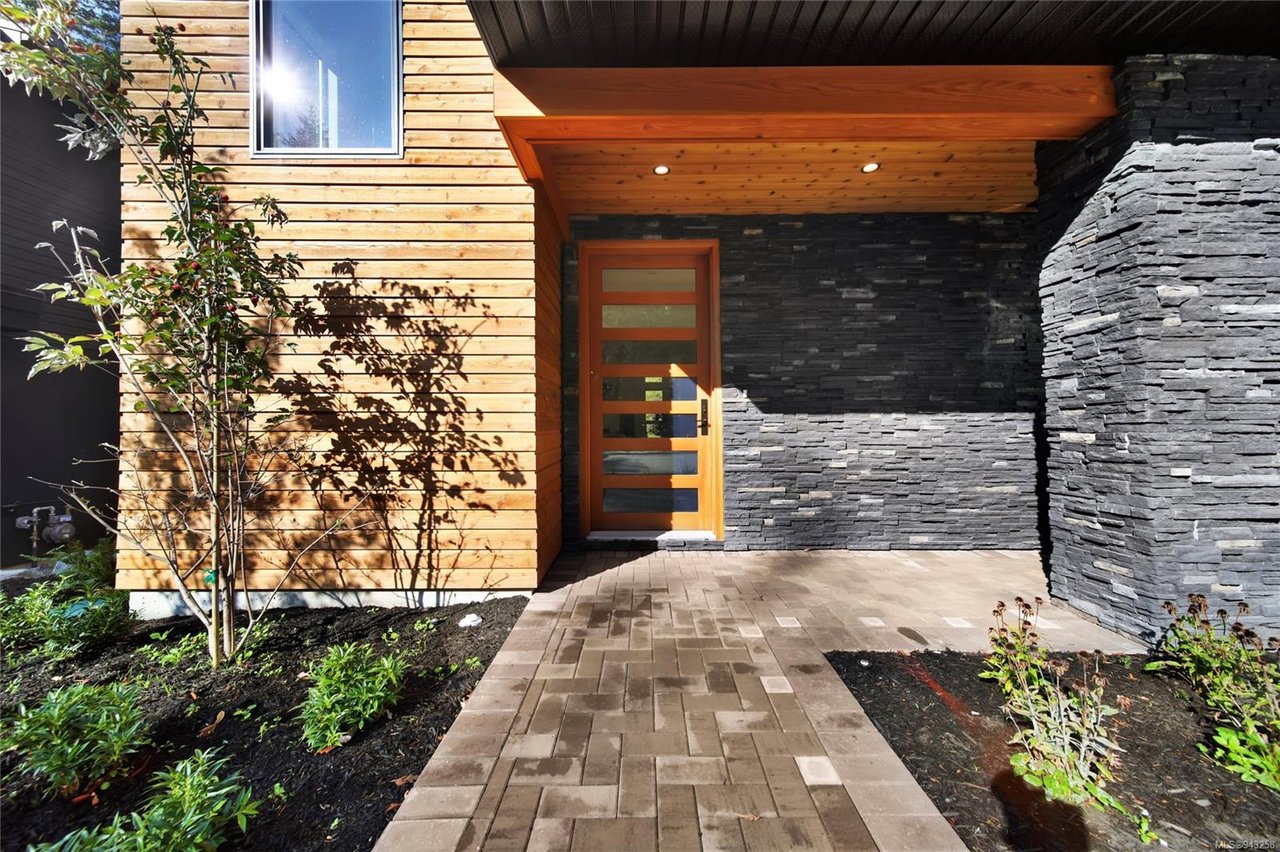 3905 Olympian Wy