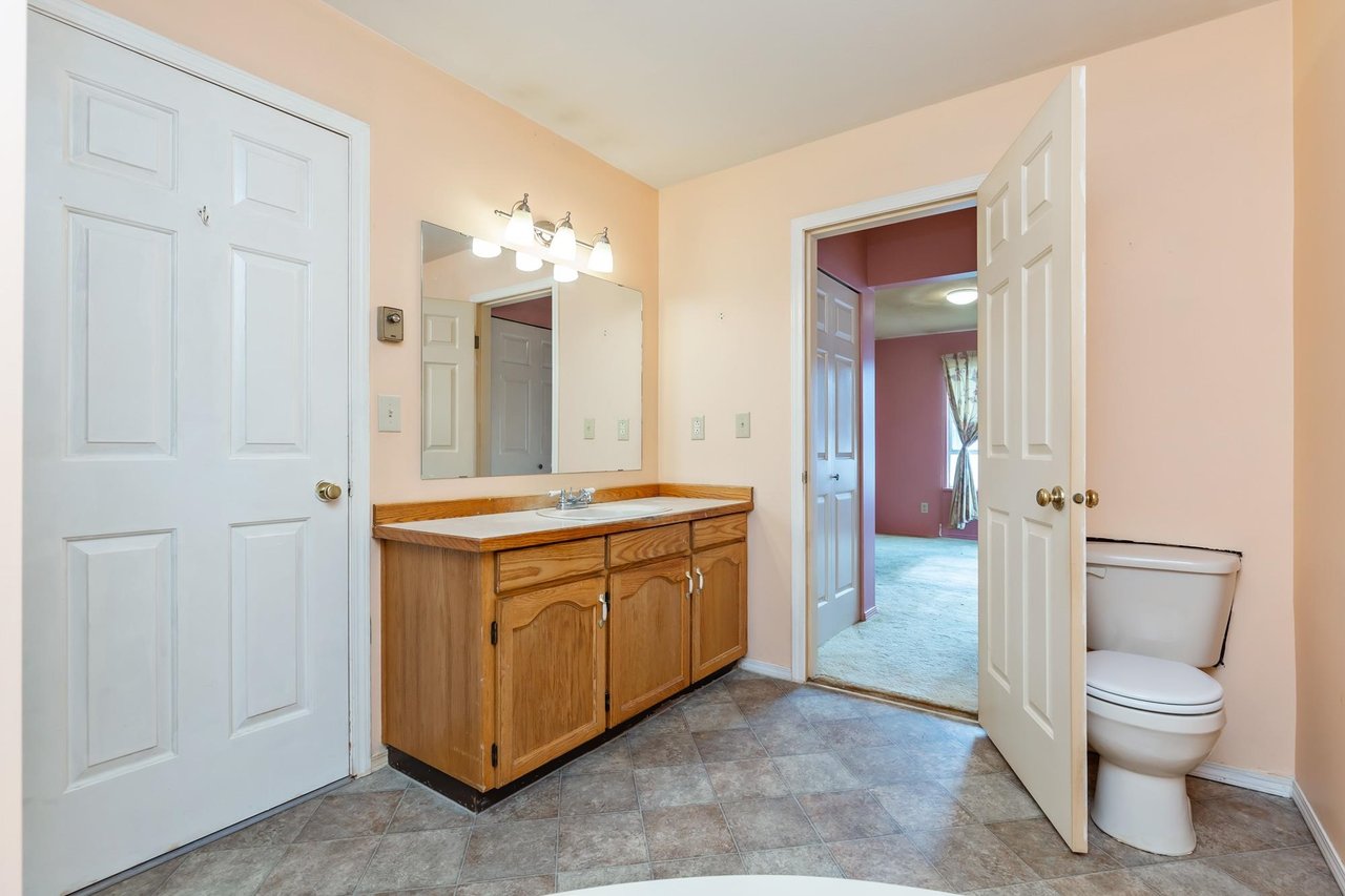 10-32165 7th Ave