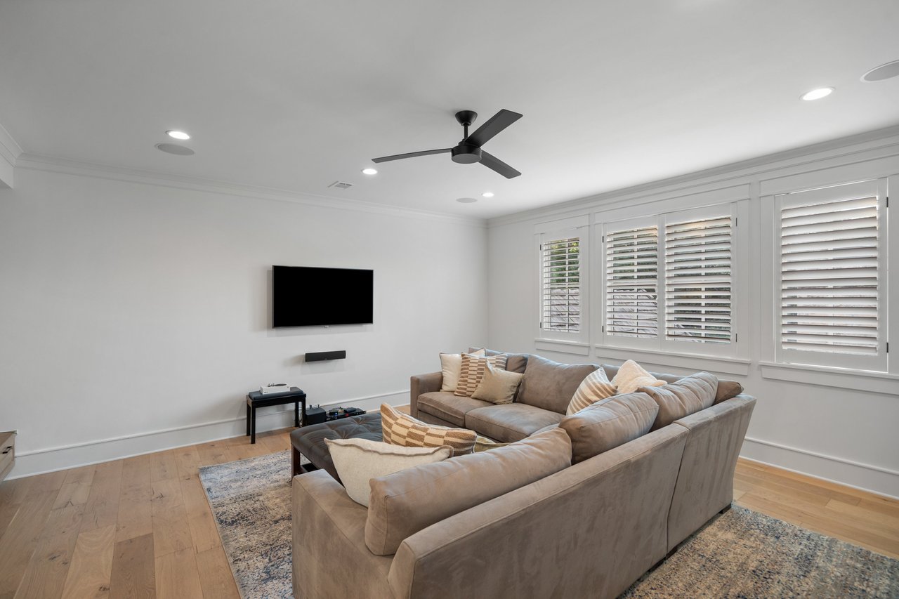 4907 Rollingwood Dr