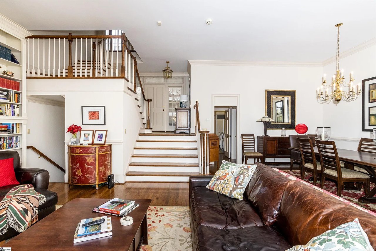 1400 Thornblade Blvd #8