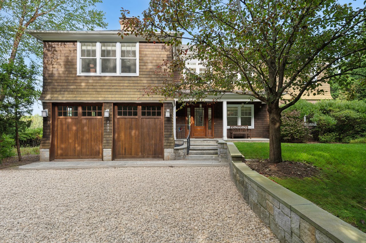 3937 Noyack Rd