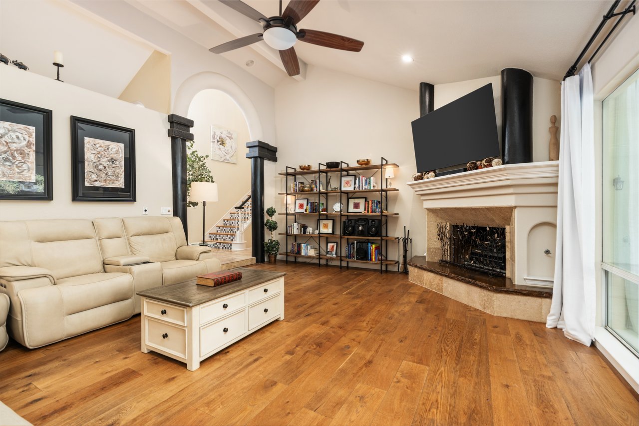 841 E Country View Circle