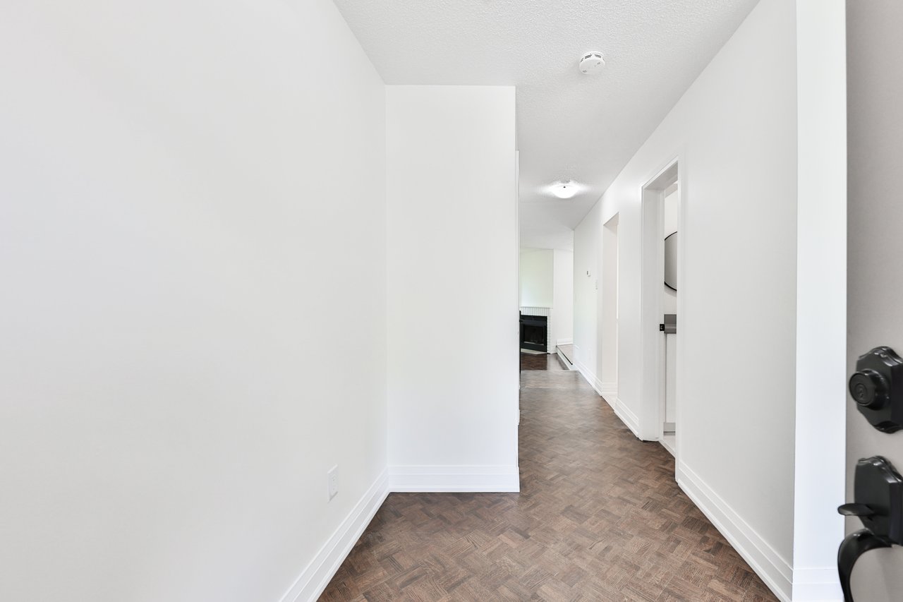 2-4635 Regents Terrace, Mississauga