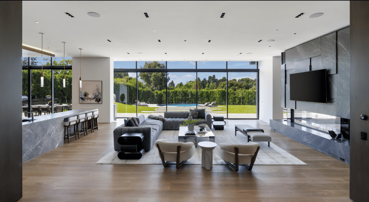 The Monocle, Holmby Hills
