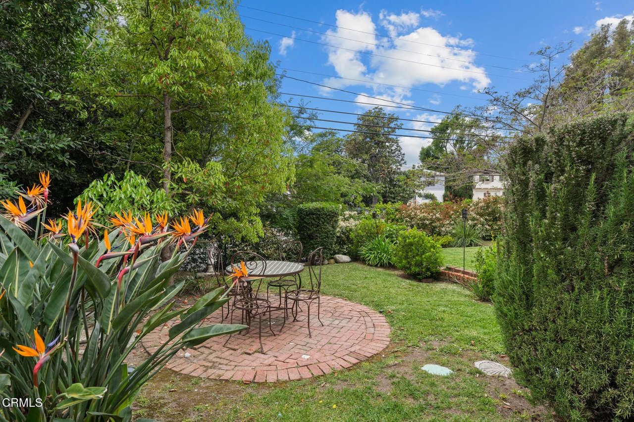 3272 Rowena Ave
