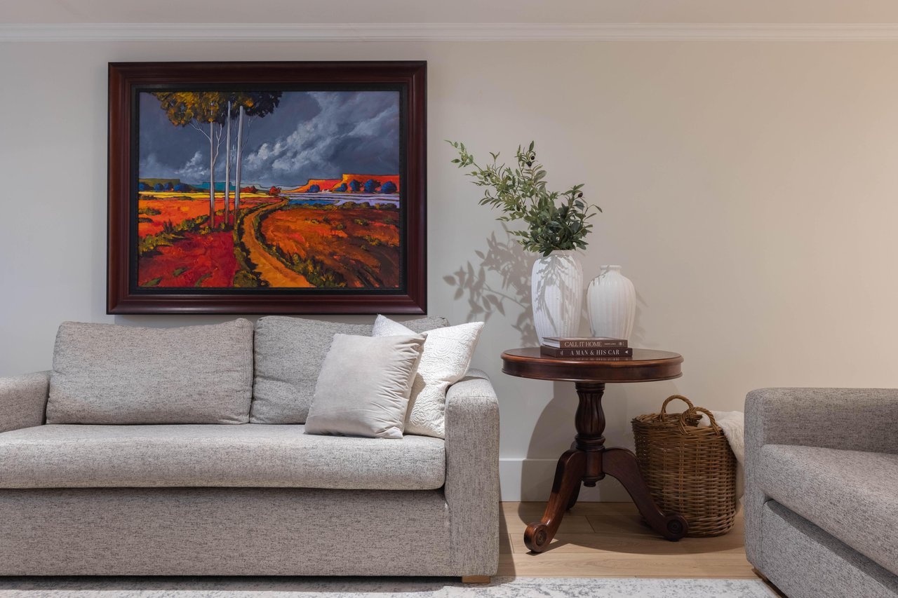 4456 Hawthorne Drive, Burlington, ON L7L 1G5