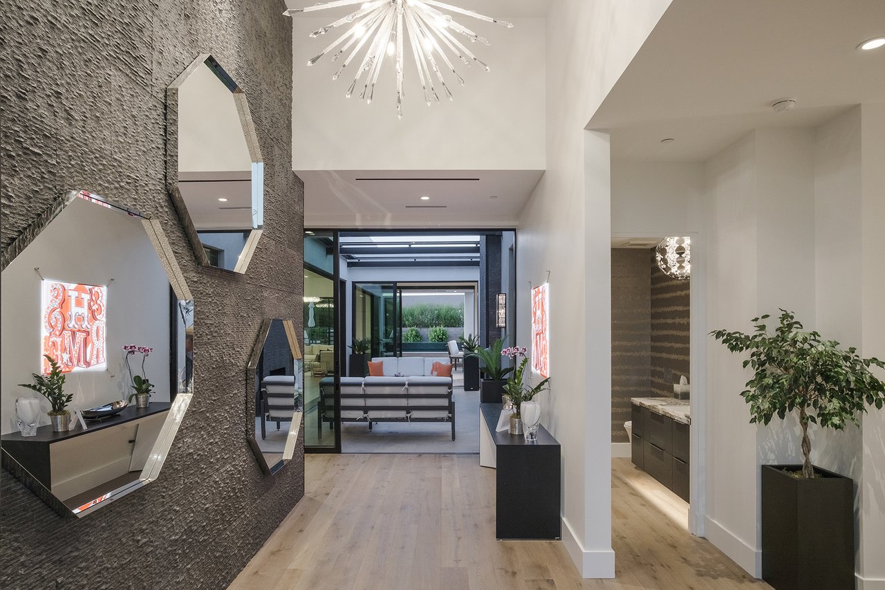 6914 E Cactus Wren Road