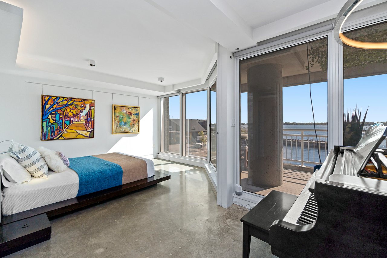 251 Queens Quay W #308