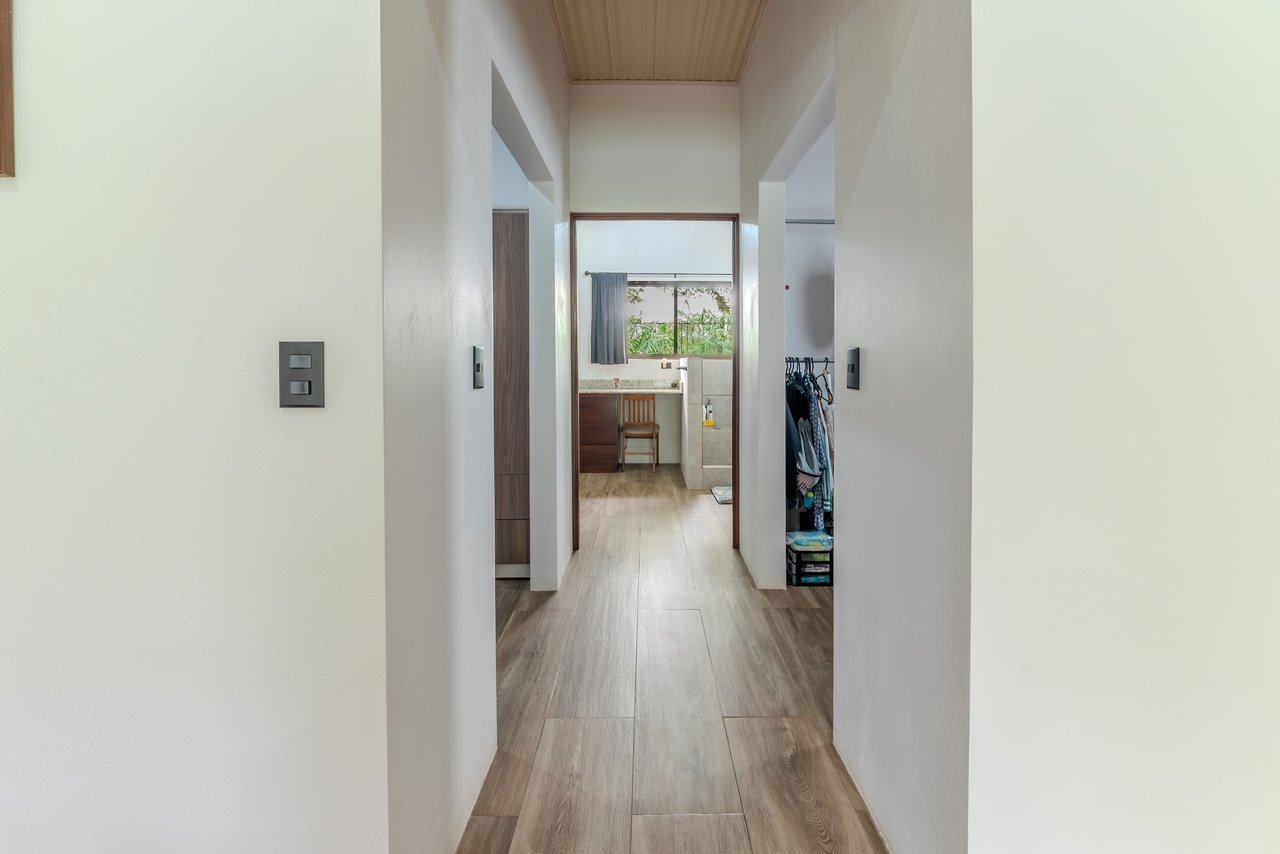 Vista de la Montaña House - Beautiful residence in the desirable Finca Los Alfaro - Quepos