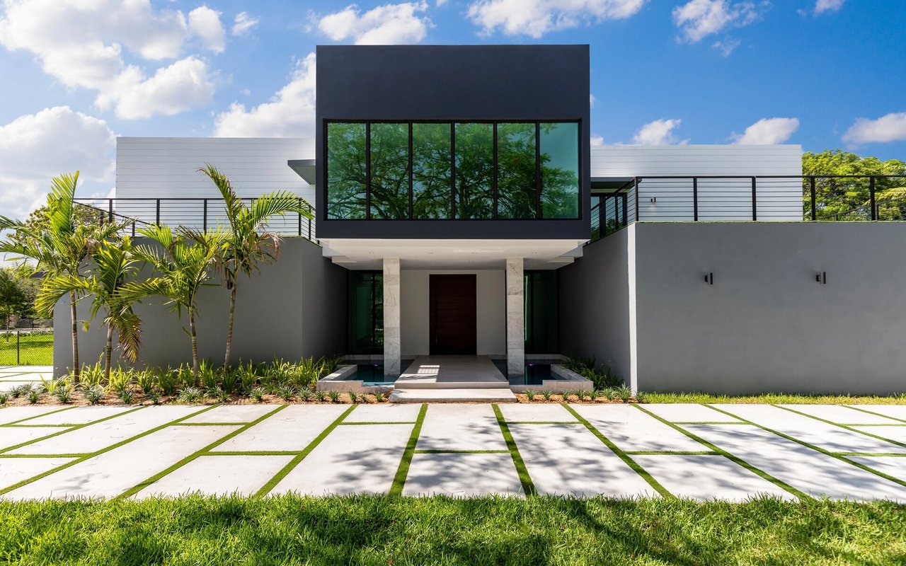 Are High Interest Rates Holding You Back?  Why New Construction Homes in Florida are a Smart Choice!