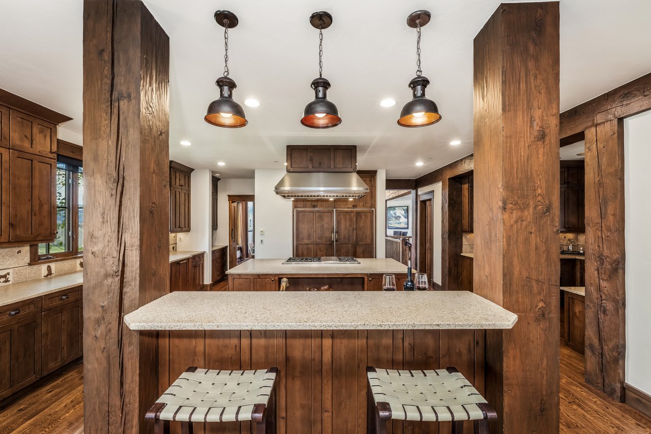 1092 The Summit Trail