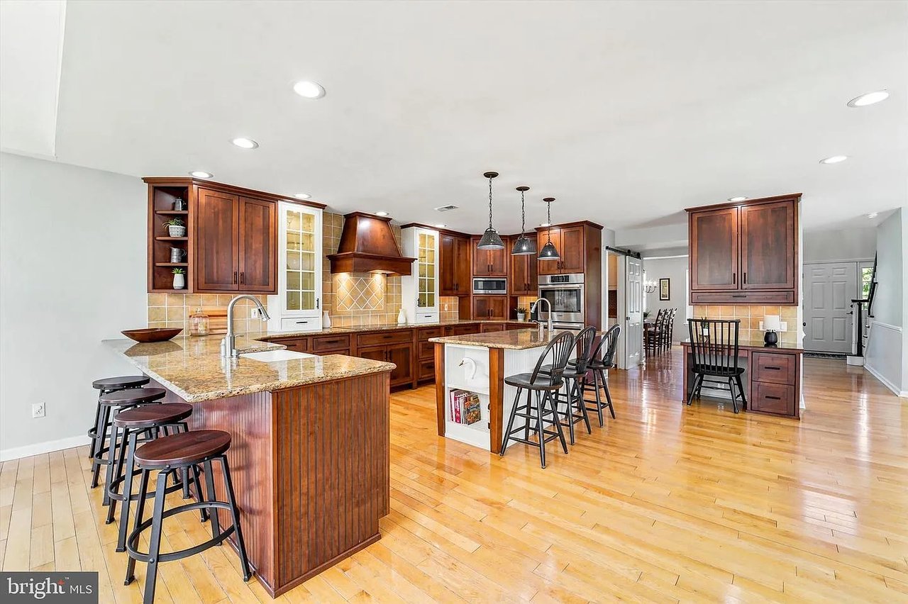 205 Maplewood Dr