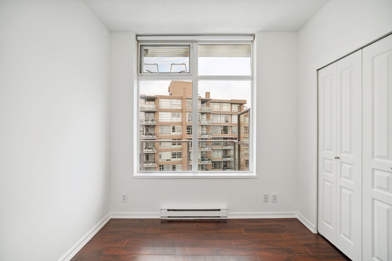 904-9288 University Cres