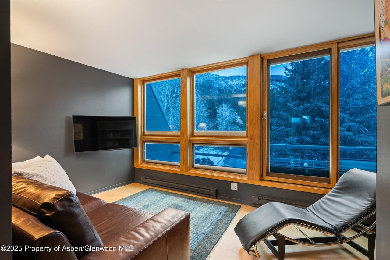 805 Pinon Dr, #1