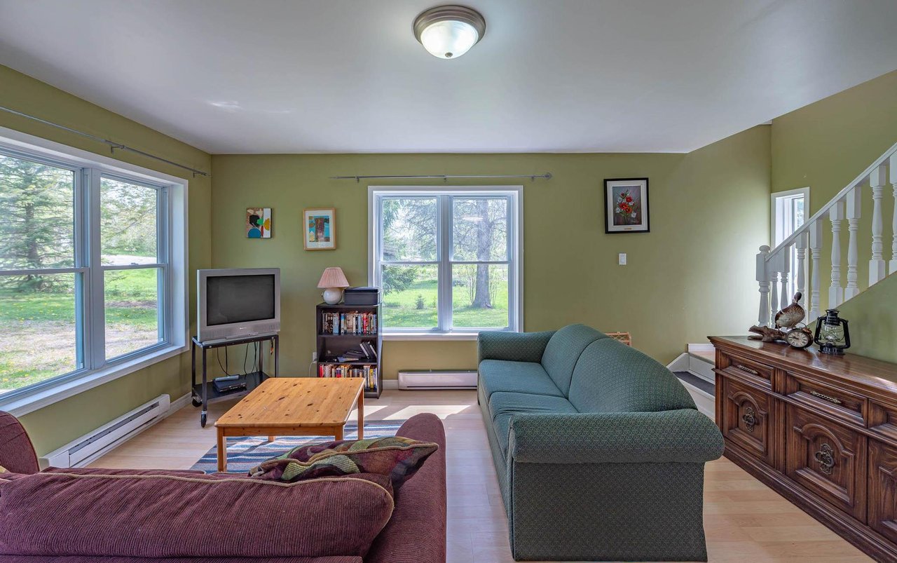 1035 JARVIS LANE