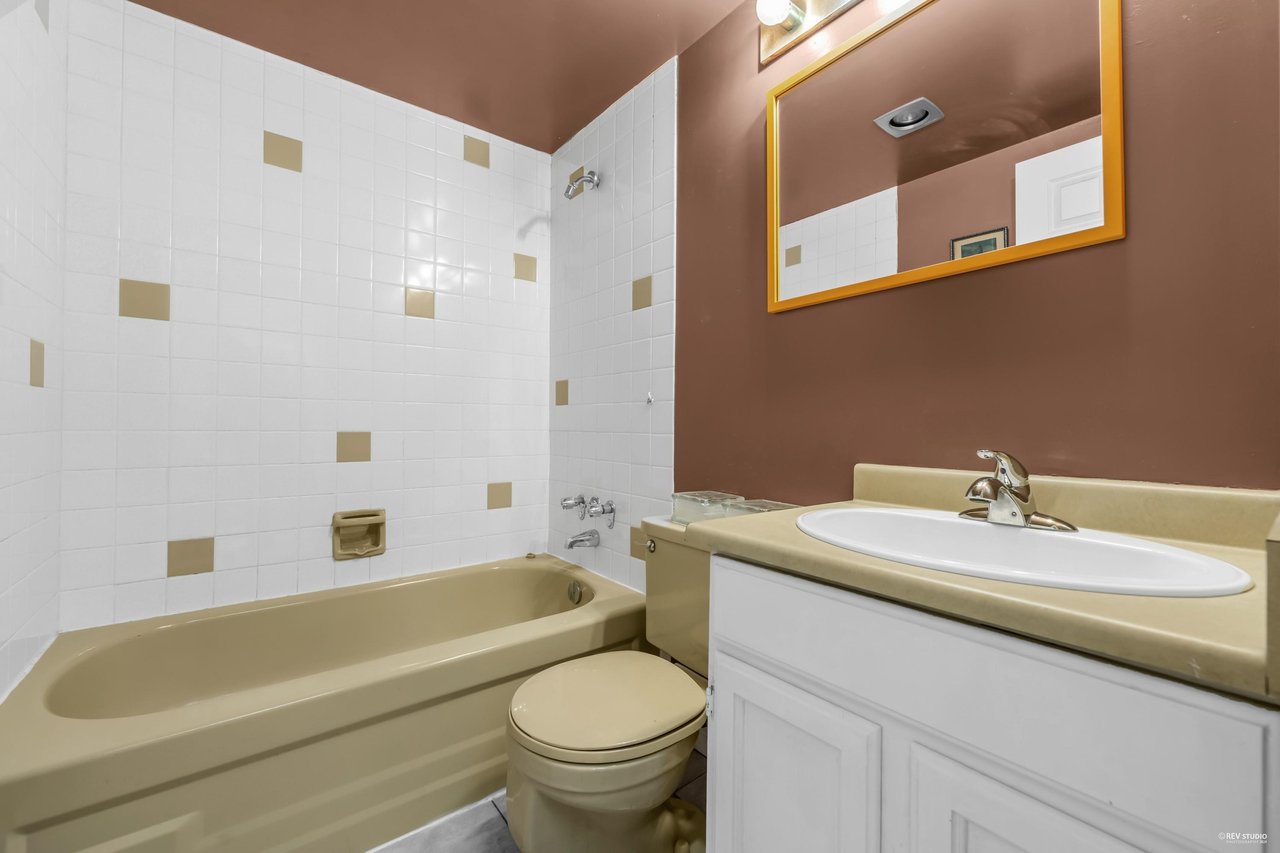 309-1825 W 8th Ave
