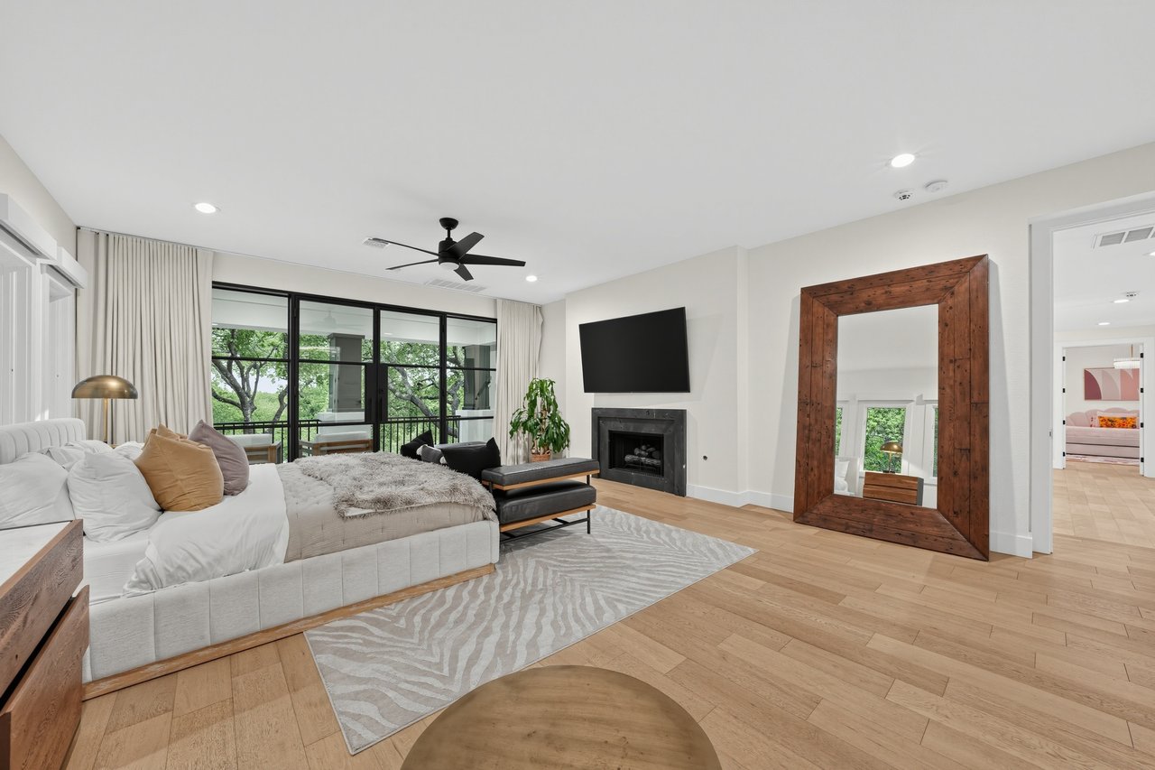 THE CANOPY 3.3 private acres in the heart of West Lake Hills.