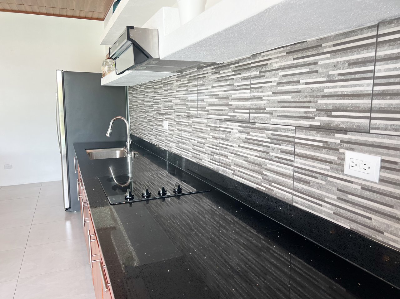 Clean, Modern Home Near Uvita Beach – Perfect Rental or Getaway