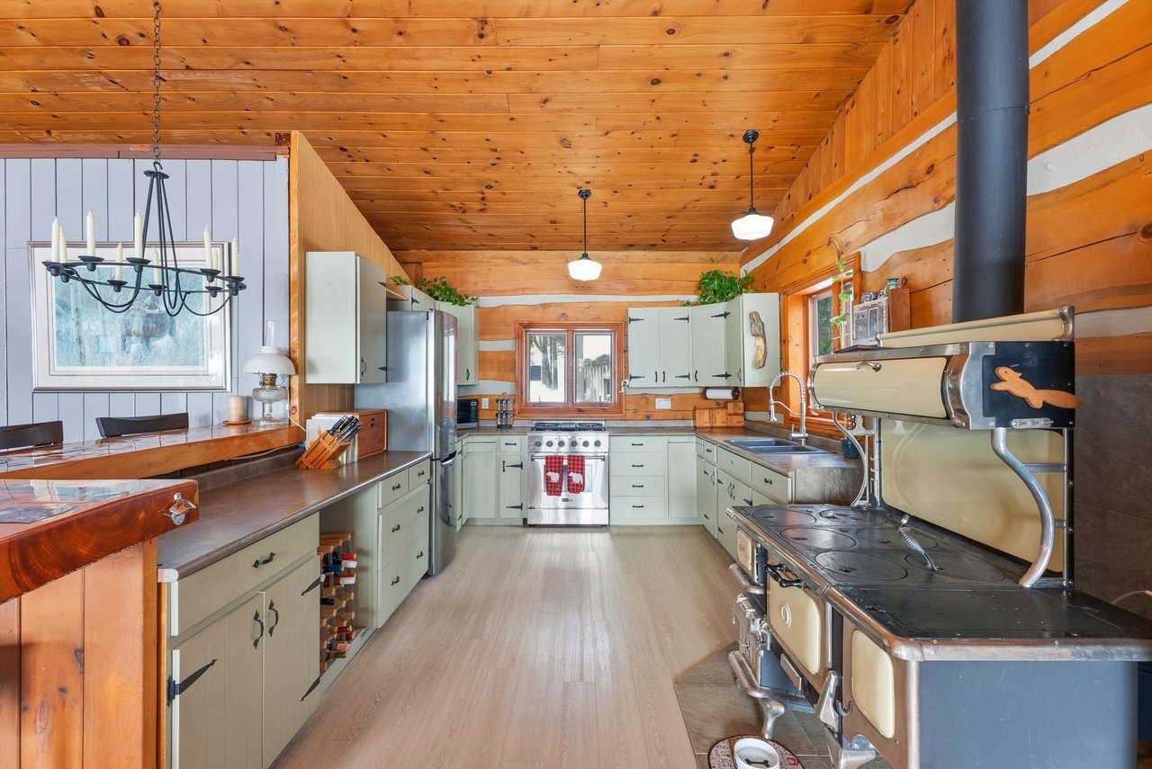 3491A Axe Lake Road, McMurrich/Monteith, ON